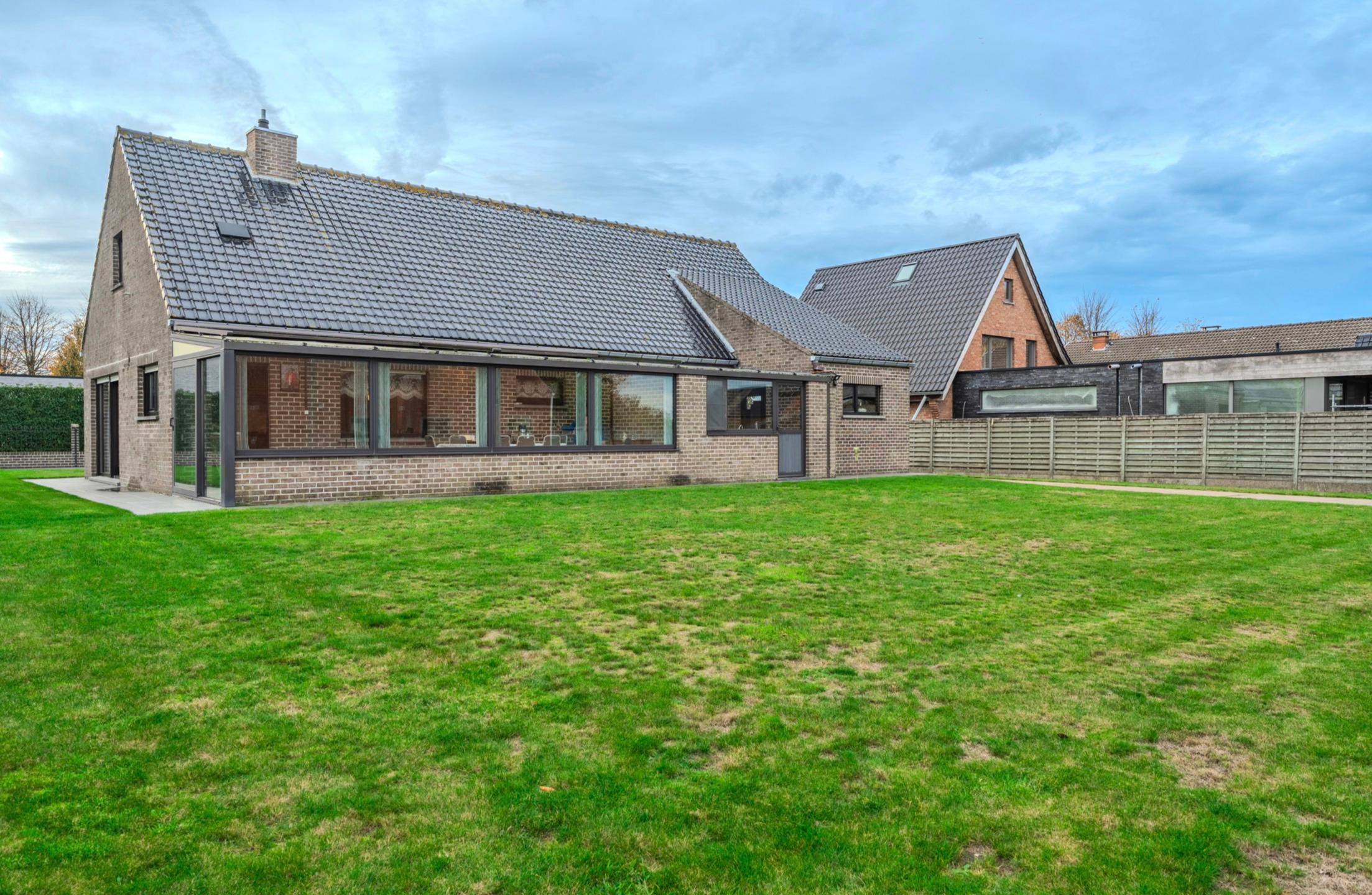 Villa met extra troeven in het pittoreske Zerkegem (Jabbeke)